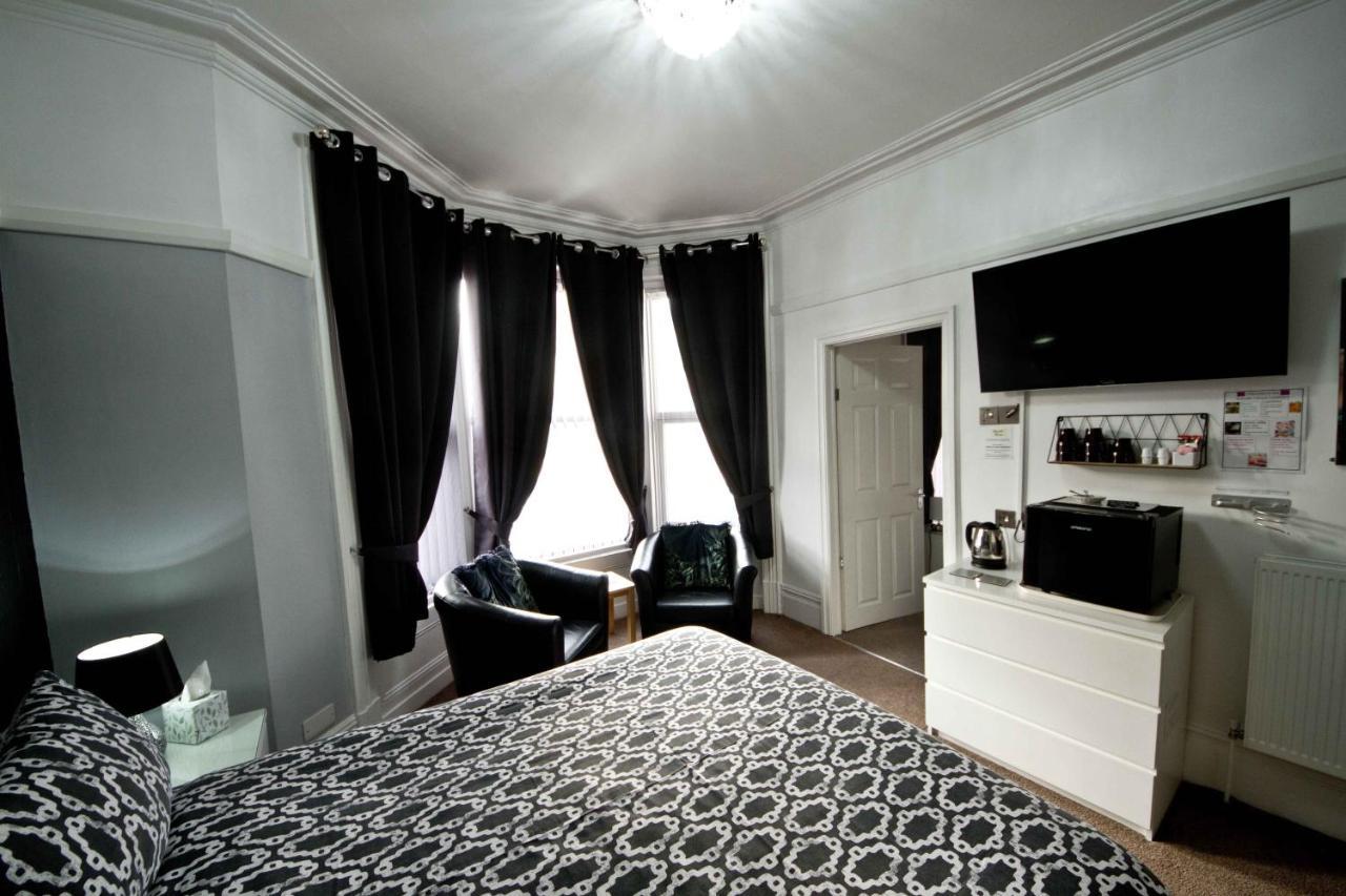 Rossall House , For Families & Couples Blackpool Extérieur photo